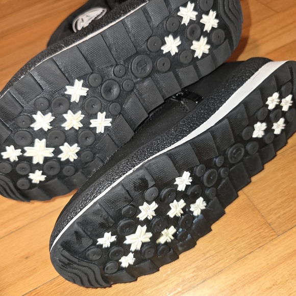 Black size 1 Snow Boats - Picture 2 of 5